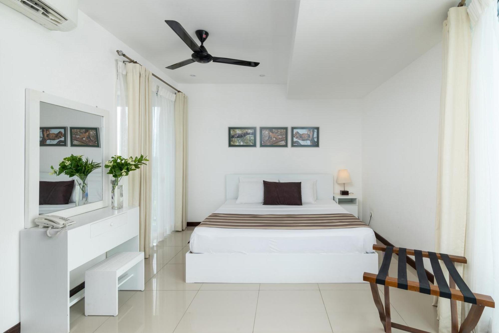 Oceanfront Condominium - Nilaveli Buitenkant foto