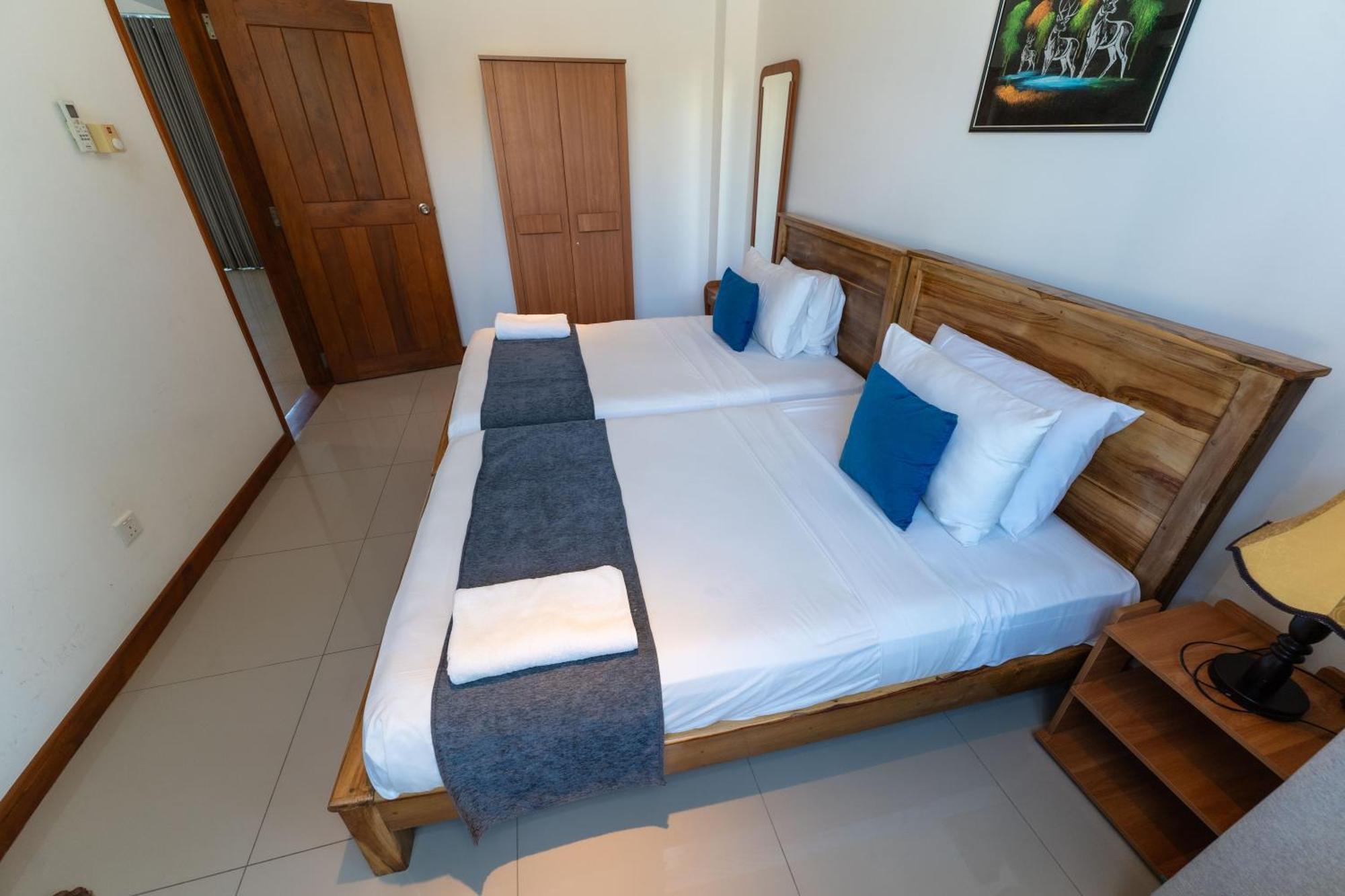 Oceanfront Condominium - Nilaveli Buitenkant foto